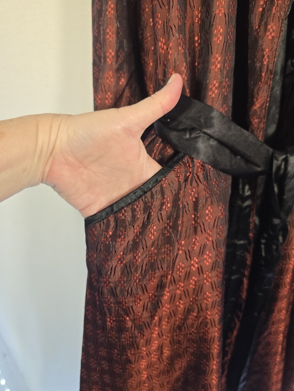 McM Maroon Black Satiny Jacquard Victorian Gothic Smoking Robe. Mens L-xL - Picture 8 of 16